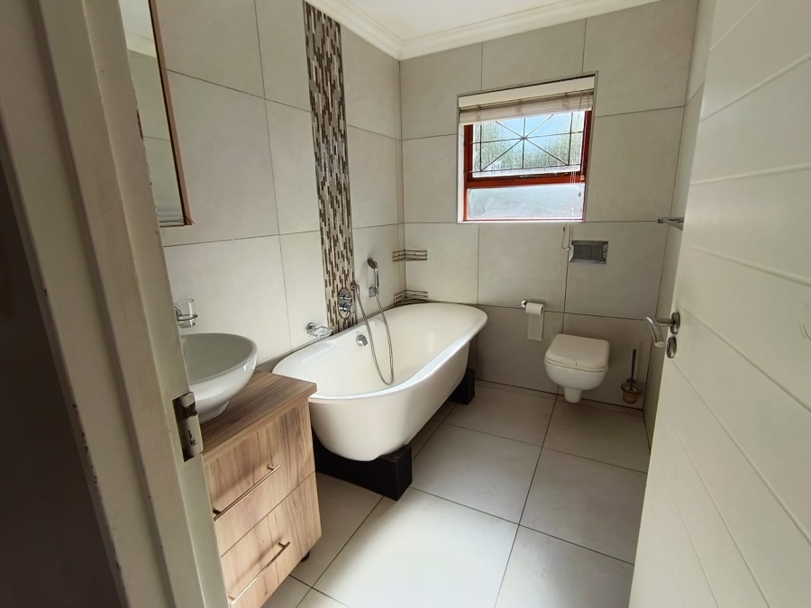 3 Bedroom Property for Sale in Humewood Eastern Cape